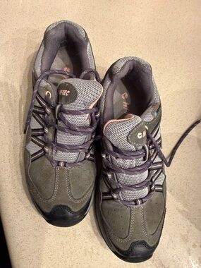 Hi-Tec Women's Gray with pink trim Trail Trainers Florence Low WP WOS